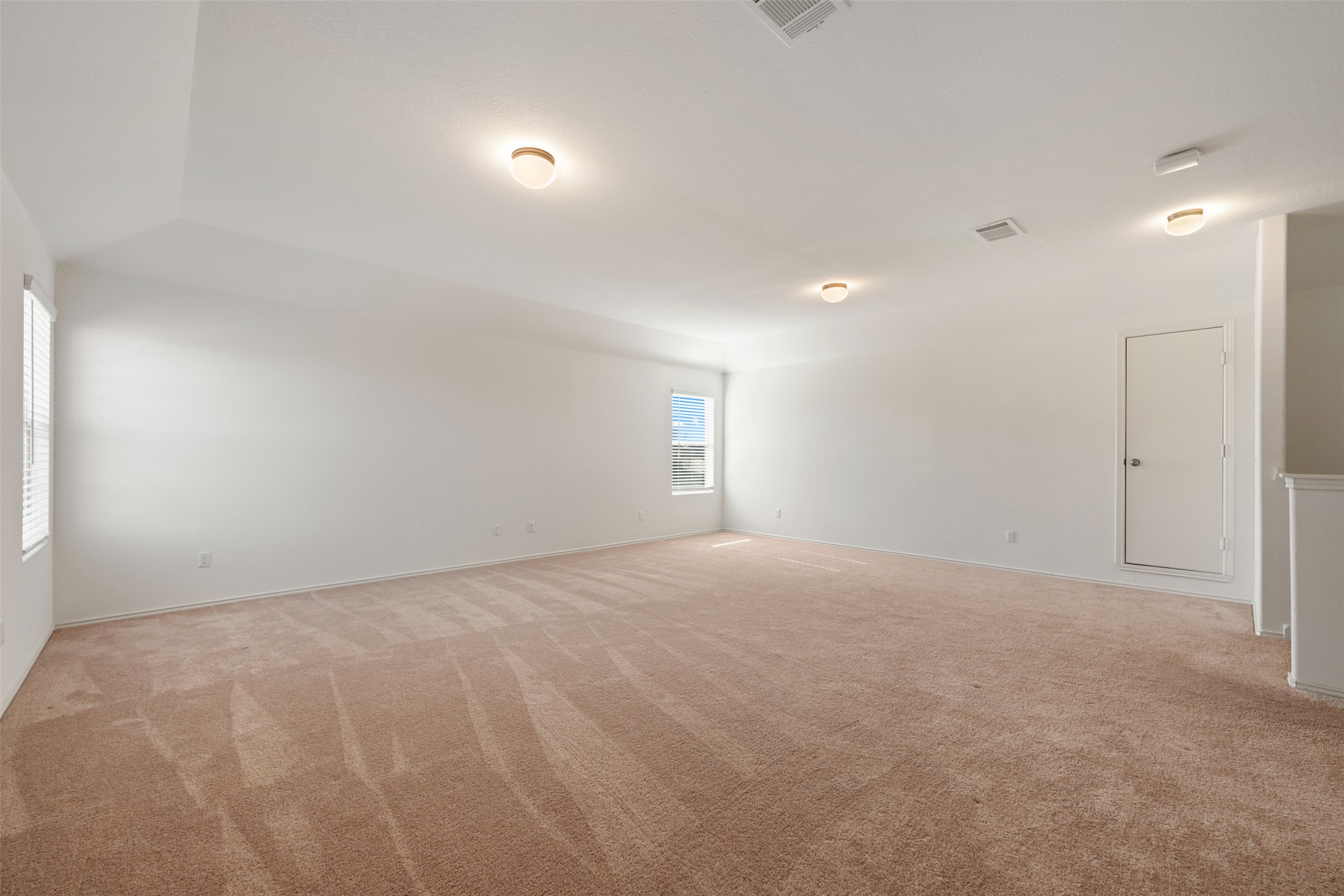 160 Copper Lane Kyle, TX 78640 - Photo 32 of 40 a view of an empty room