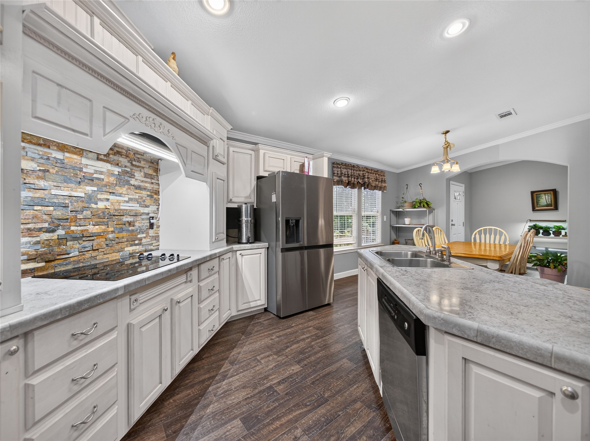 155 Hidden Oaks Loop Elgin, TX 78621 - Photo 13 of 40 Gallery Image 13