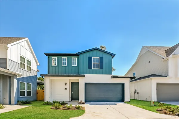 $2,199 | 9835 Willow Creek, Unit 524, Tomball, TX 77375