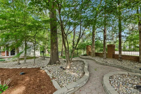 $1,100,000 | 912 Karau Lane, Cape Girardeau, MO 63701