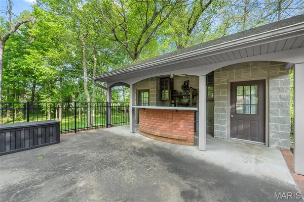 $1,100,000 | 912 Karau Lane, Cape Girardeau, MO 63701