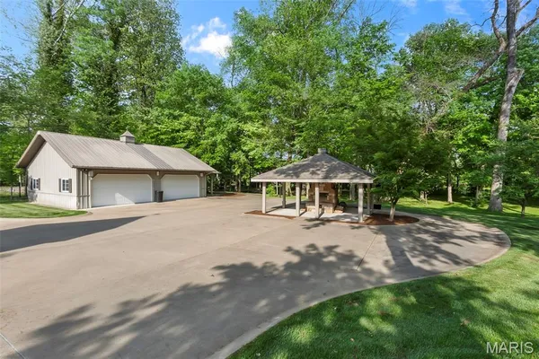 $1,100,000 | 912 Karau Lane, Cape Girardeau, MO 63701
