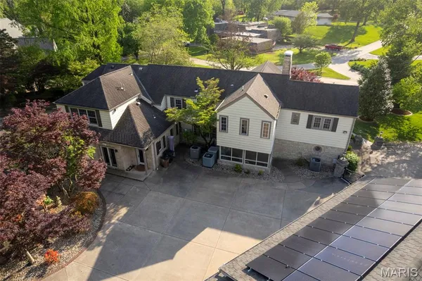 $1,100,000 | 912 Karau Lane, Cape Girardeau, MO 63701