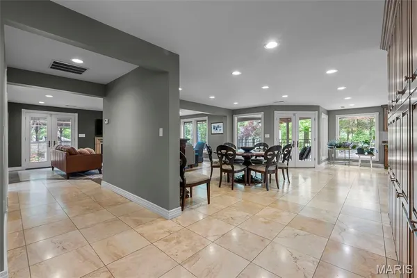 $1,100,000 | 912 Karau Lane, Cape Girardeau, MO 63701