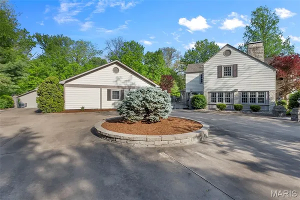 $1,100,000 | 912 Karau Lane, Cape Girardeau, MO 63701