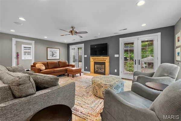 $1,100,000 | 912 Karau Lane, Cape Girardeau, MO 63701