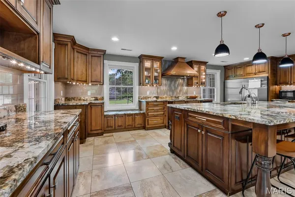 $1,100,000 | 912 Karau Lane, Cape Girardeau, MO 63701