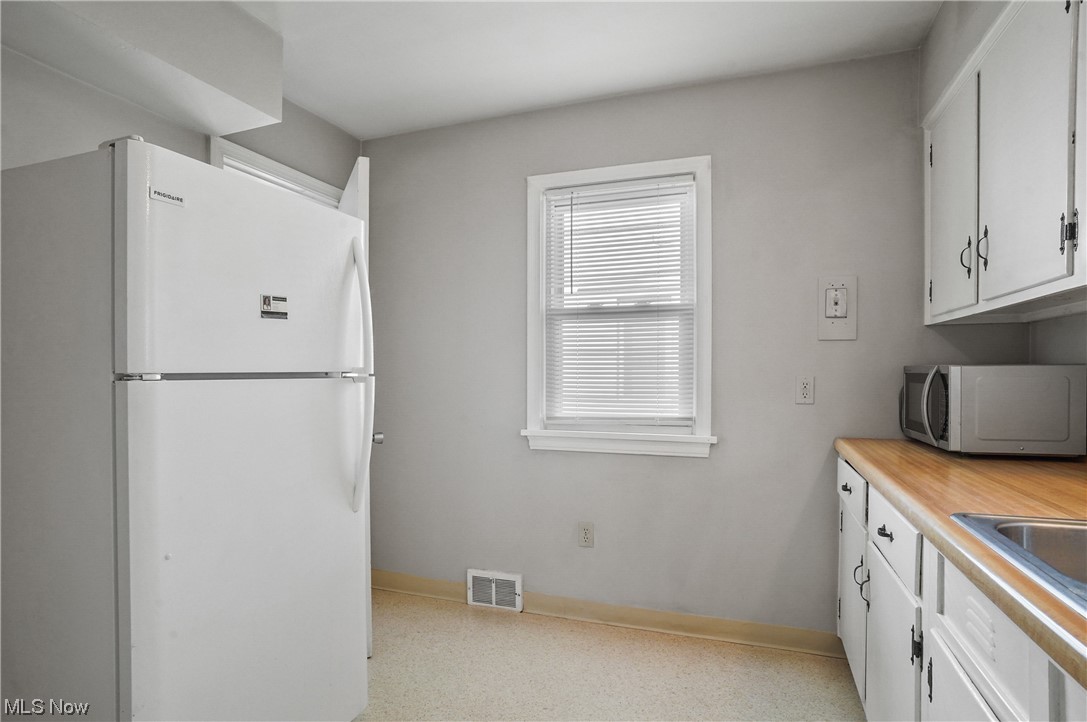 1939 Stabler Road Akron, OH 44313 - Photo 11 of 29