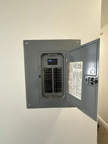 $315,000 | 6961 Vine Street, Unit 303, Indian Head Park, IL 60525