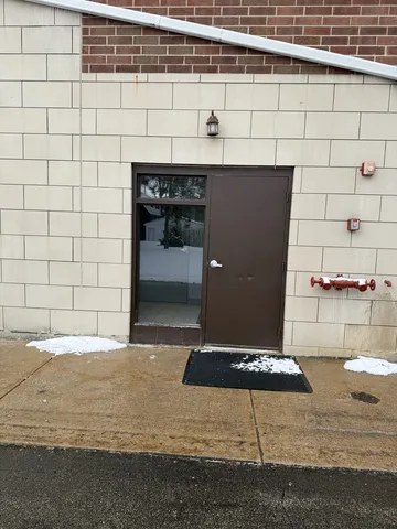 $315,000 | 6961 Vine Street, Unit 303, Indian Head Park, IL 60525