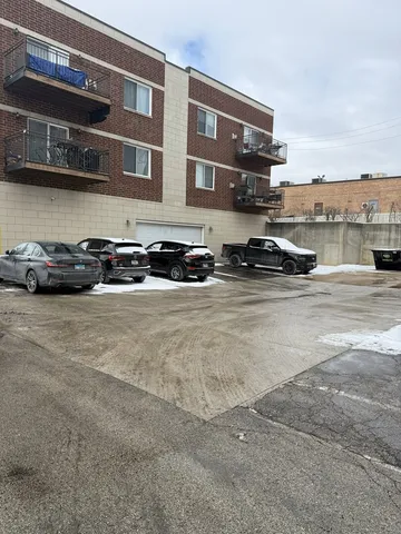 $315,000 | 6961 Vine Street, Unit 303, Indian Head Park, IL 60525