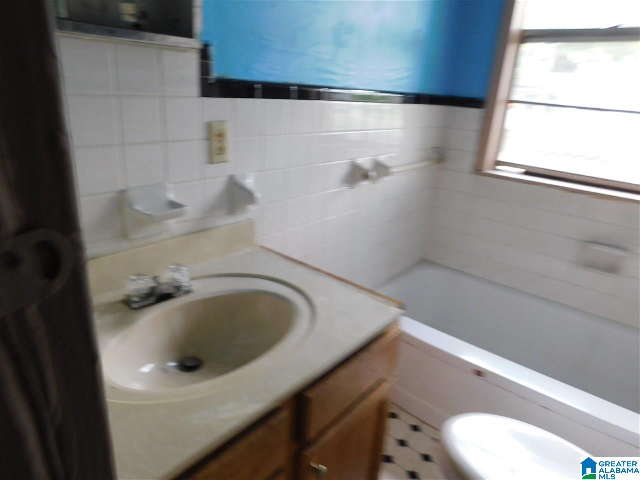 300 22nd Street Southwest Birmingham, AL 35211 - Photo 12 of 18