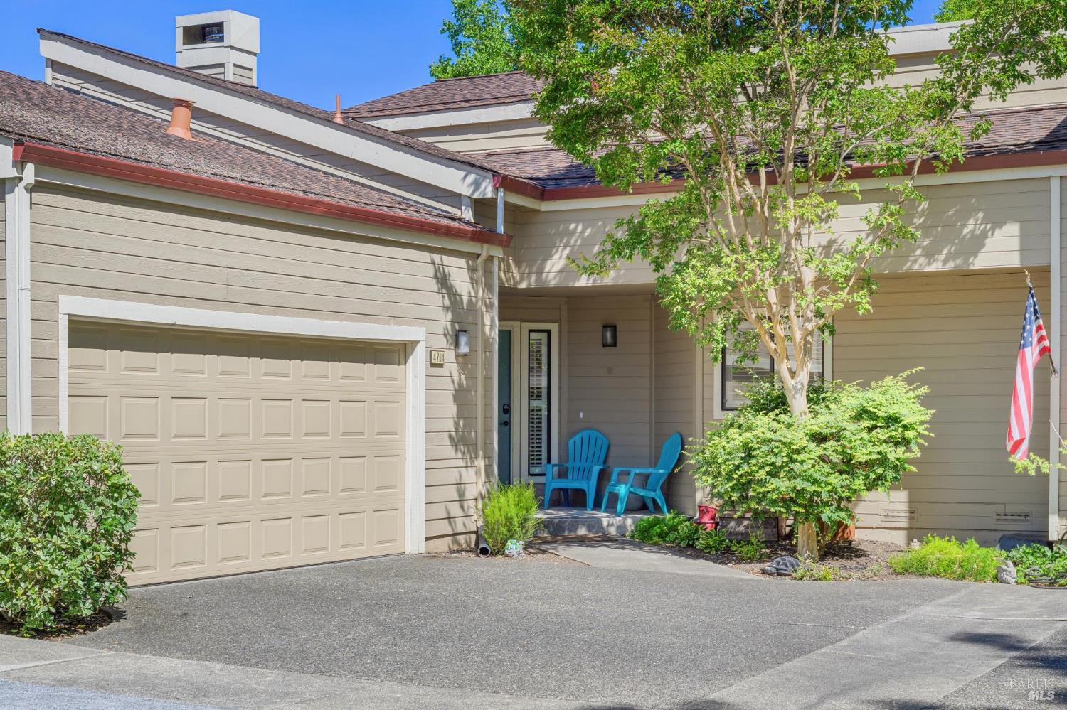4704 Shade Tree Lane Santa Rosa, CA 95405 - Photo 2 of 21