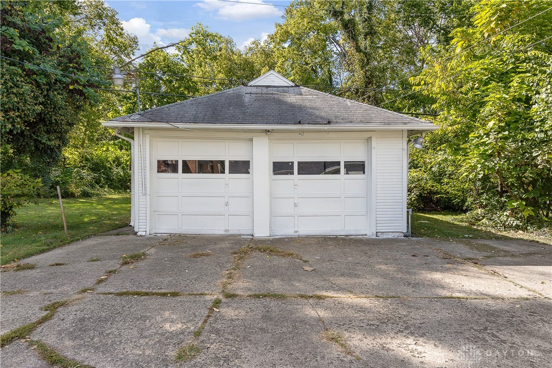 223 Elmhurst Road Dayton, OH 45417 - Photo 2 of 26