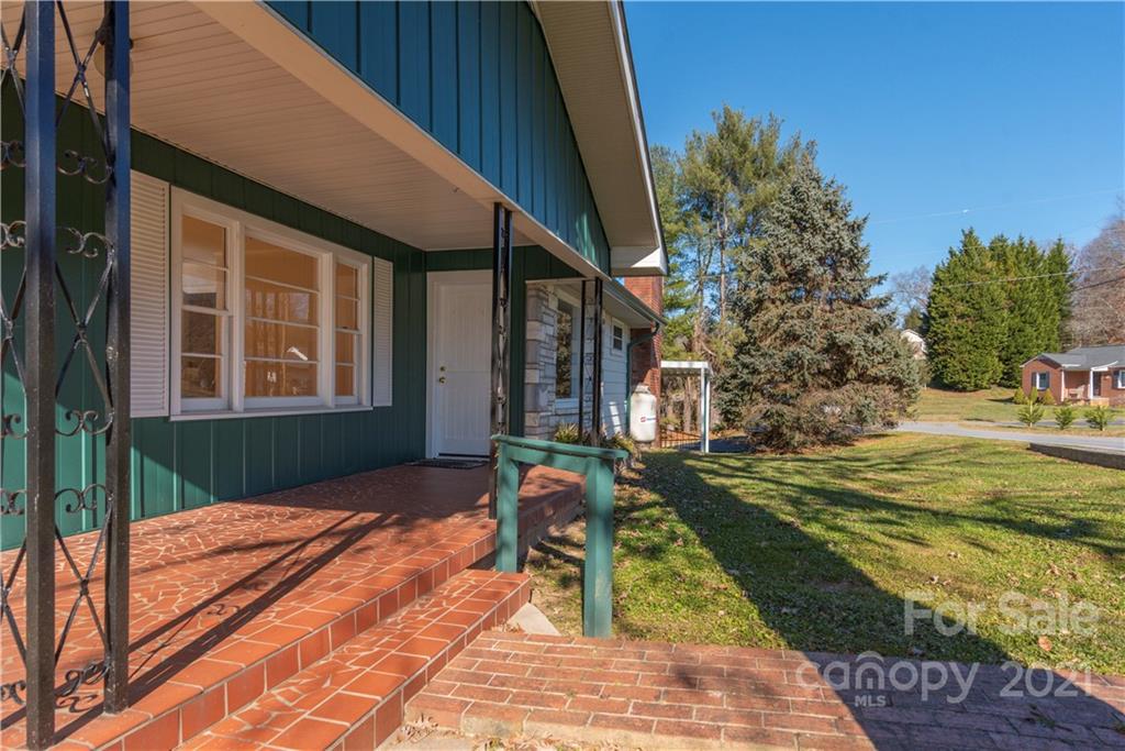467 Morgan Road Candler, NC 28715 - Photo 3 of 22 Gallery Image 3