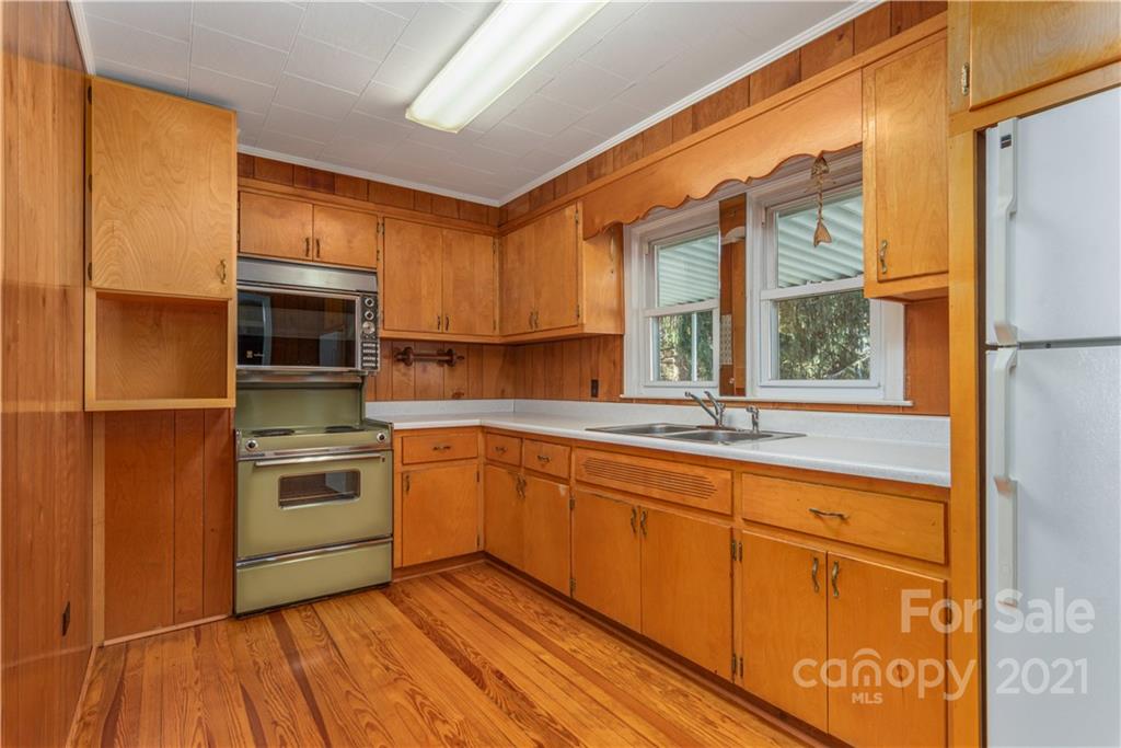 467 Morgan Road Candler, NC 28715 - Photo 5 of 22 Gallery Image 5