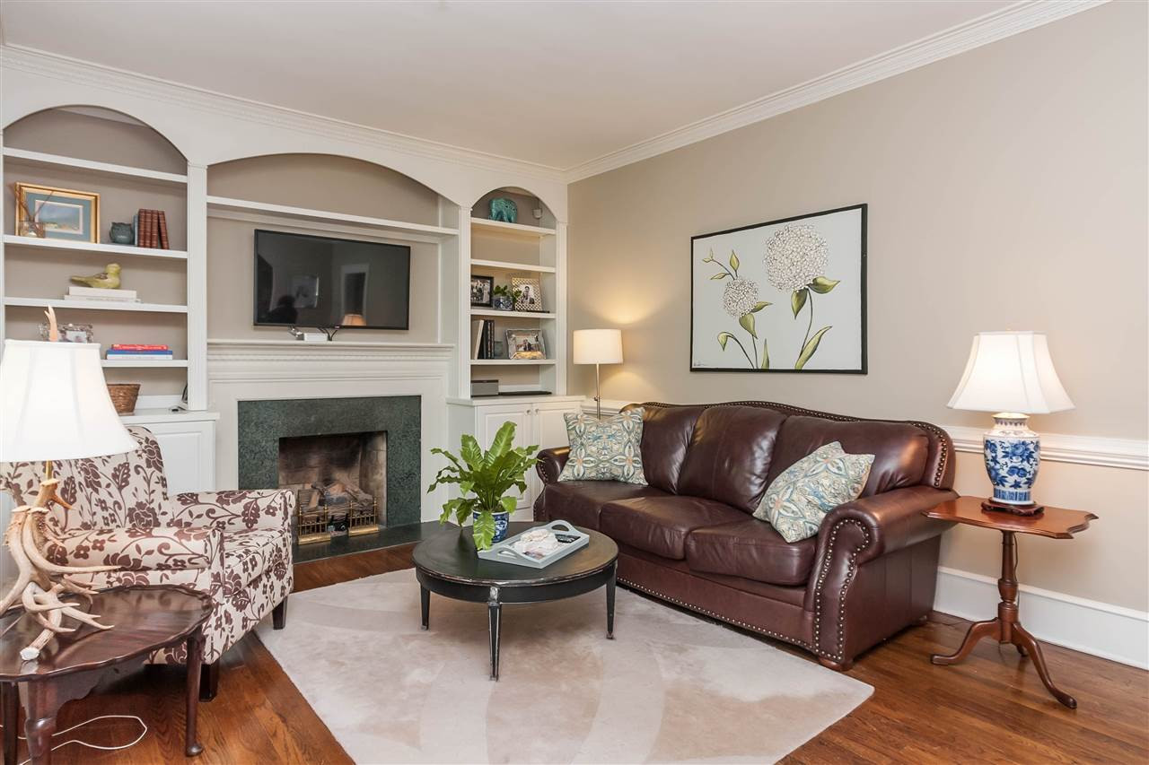 105 West Whitaker Mill Road Raleigh, NC 27608 - Photo 4 of 20 Living Room