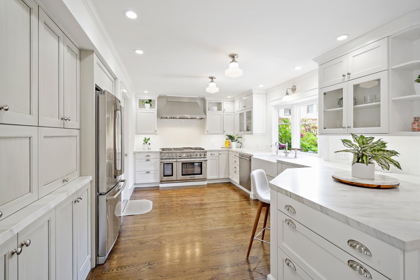 732 Newhall Road Burlingame, CA 94010 - Photo 9 of 33 Gallery Image 9