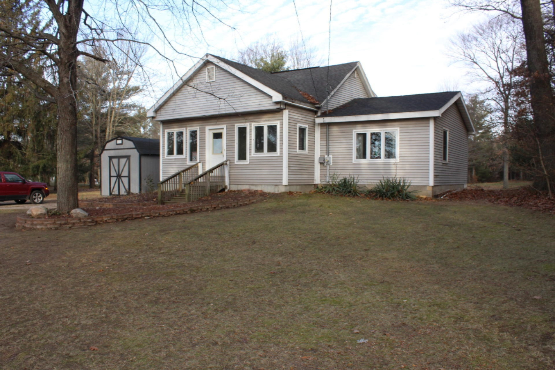 13417 State Road Nunica, MI 49448 - Photo 3 of 27 IMG_5546