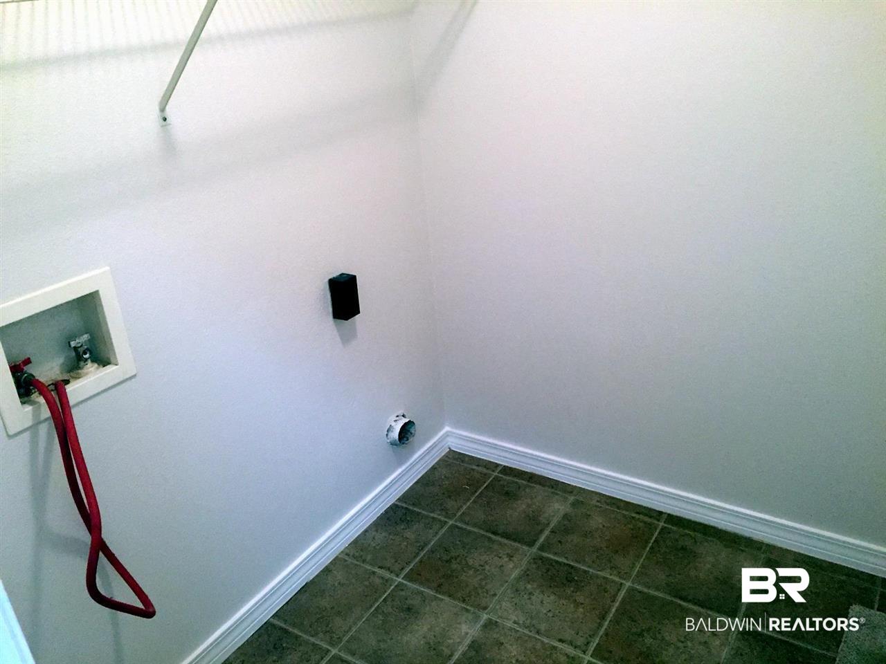 1900 South Bay Street Foley, AL 36535 - Photo 19 of 40 laundry room