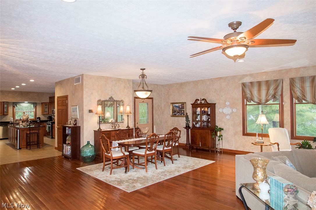 1780 Ridge Road Hinckley, OH 44233 - Photo 3 of 35