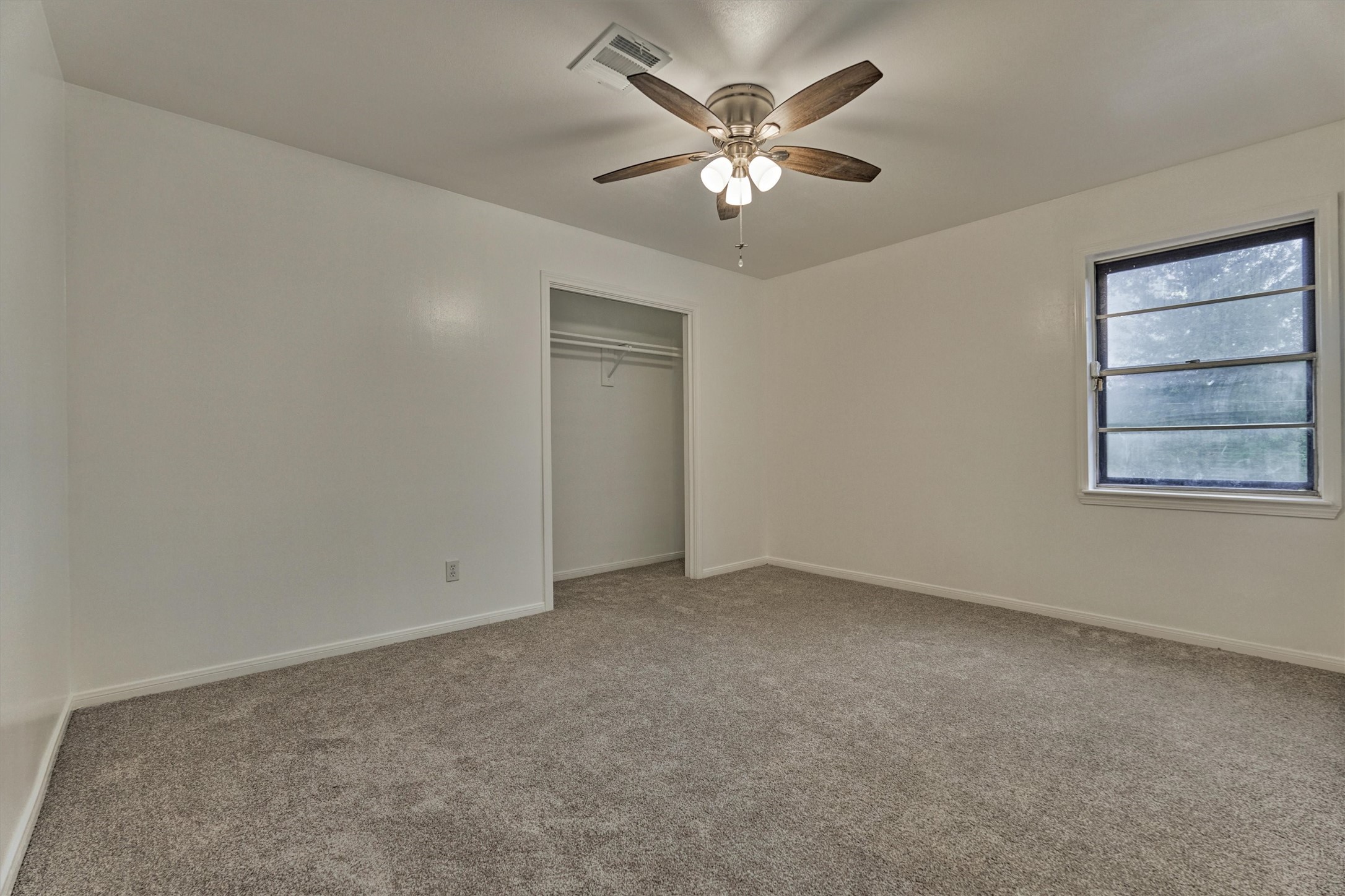 19426 Whitewood Drive Spring, TX 77373 - Photo 25 of 41 Secondary Bedroom with Closet.