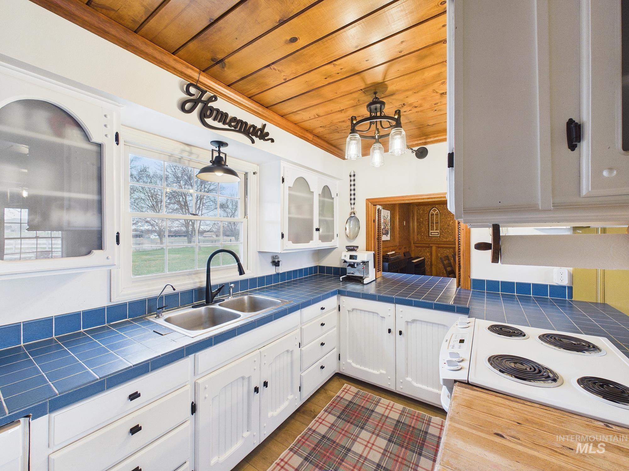 1747 West Central Road Emmett, ID 83617 - Photo 3 of 43