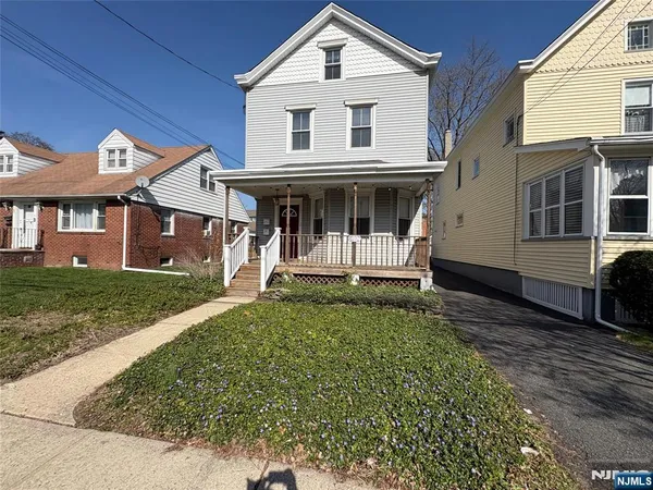 $1,975 | 107 3rd Avenue, Unit 1, Hawthorne, NJ 07506