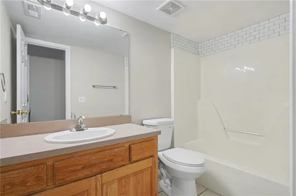 $289,000 | 5200 Congressional Place, Lawrence, KS 66049