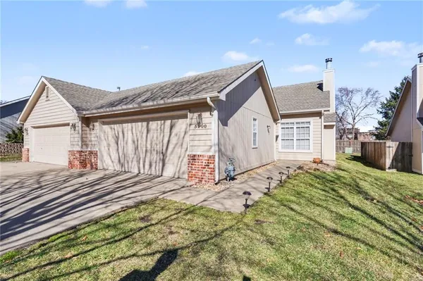 $289,000 | 5200 Congressional Place, Lawrence, KS 66049