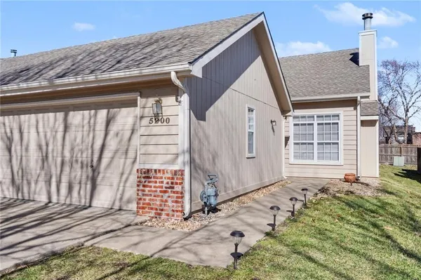 $289,000 | 5200 Congressional Place, Lawrence, KS 66049