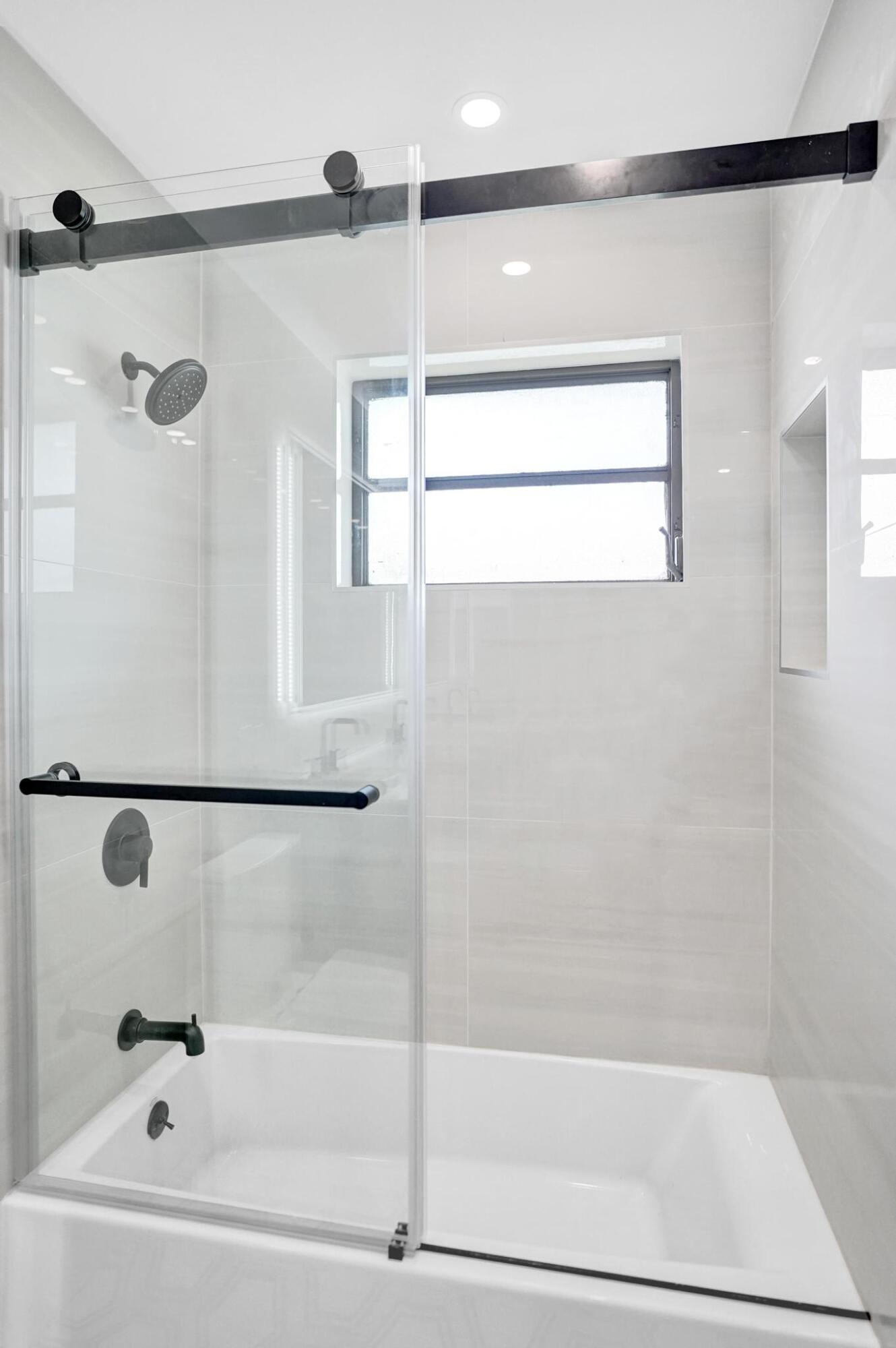 4951 Sarazen Drive Hollywood, FL 33021 - Photo 6 of 21 DSC07766