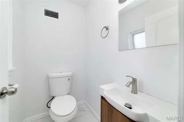 $169,900 | 10093 Viscount Drive, St. Louis, MO 63136