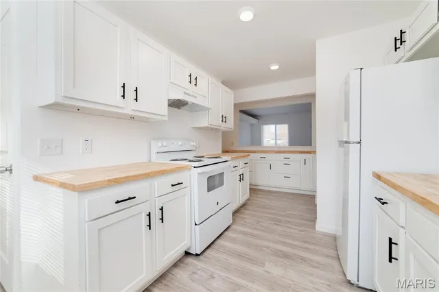 $169,900 | 10093 Viscount Drive, St. Louis, MO 63136