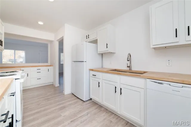 $169,900 | 10093 Viscount Drive, St. Louis, MO 63136