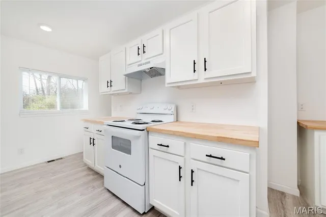 $169,900 | 10093 Viscount Drive, St. Louis, MO 63136