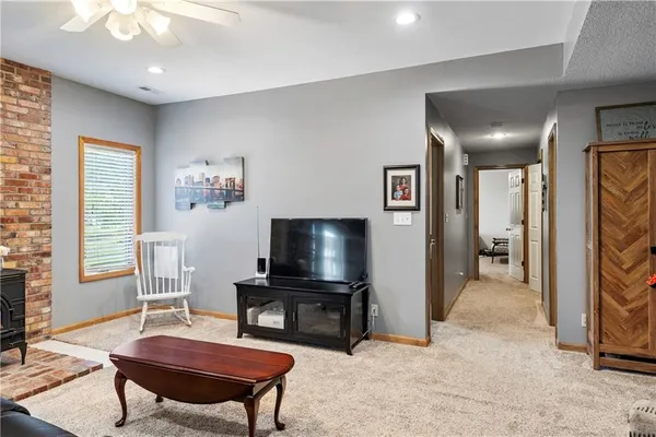 $650,000 | 1720 Paddock Drive, Kearney, MO 64060