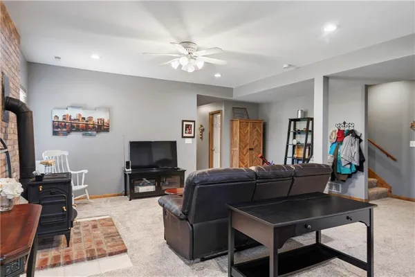 $650,000 | 1720 Paddock Drive, Kearney, MO 64060