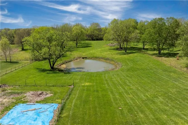 $650,000 | 1720 Paddock Drive, Kearney, MO 64060