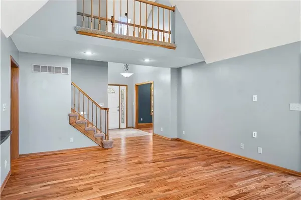 $650,000 | 1720 Paddock Drive, Kearney, MO 64060