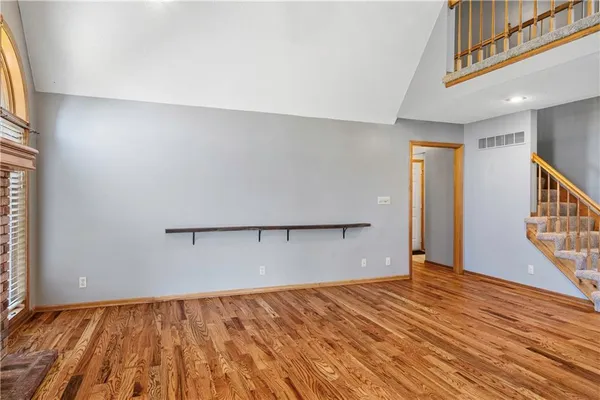 $650,000 | 1720 Paddock Drive, Kearney, MO 64060