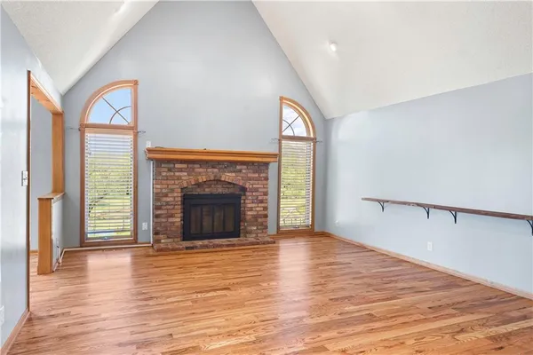 $650,000 | 1720 Paddock Drive, Kearney, MO 64060