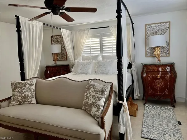 $3,900 | 283 Cypress Way West, Naples, FL 34110