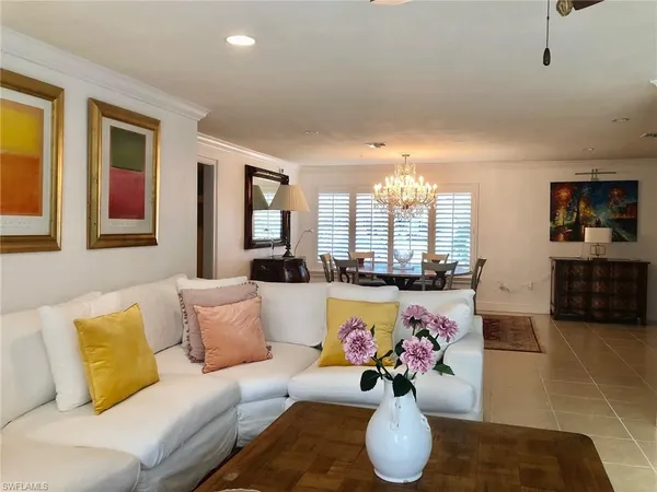 $3,900 | 283 Cypress Way West, Naples, FL 34110