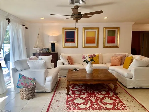 $3,900 | 283 Cypress Way West, Naples, FL 34110