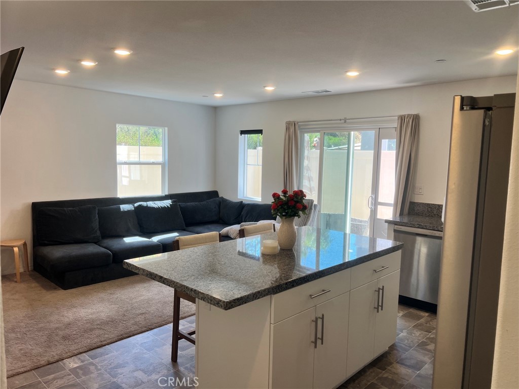 7276 Olive Grv Street Riverside, CA 92507 - Photo 5 of 22 Great room