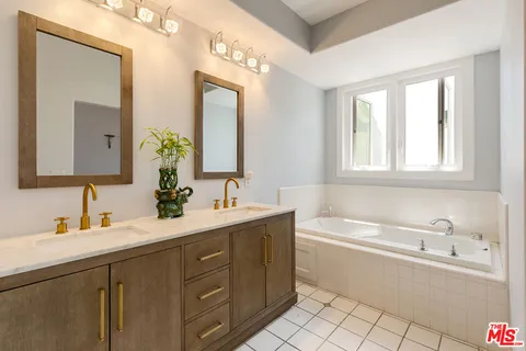 $1,699,999 | 6435 Zumirez Drive, Unit 14, Malibu, CA 90265