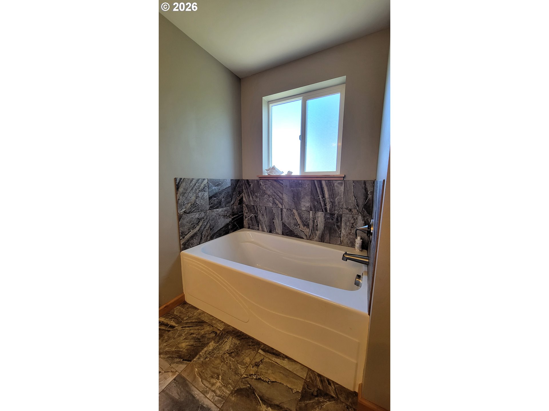 24674 Bolton Hill Road Veneta, OR 97487 - Photo 18 of 36 Bathroom, Attached