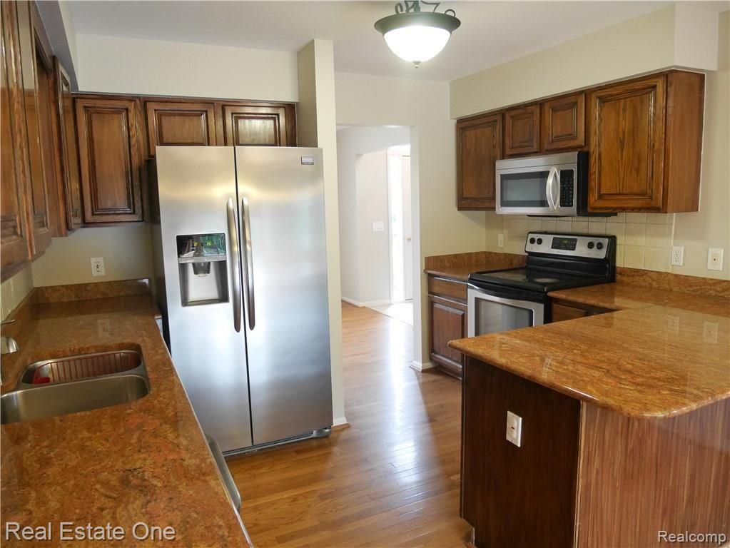 2592 Brilliance Rochester Hills, MI 48309 - Photo 11 of 28