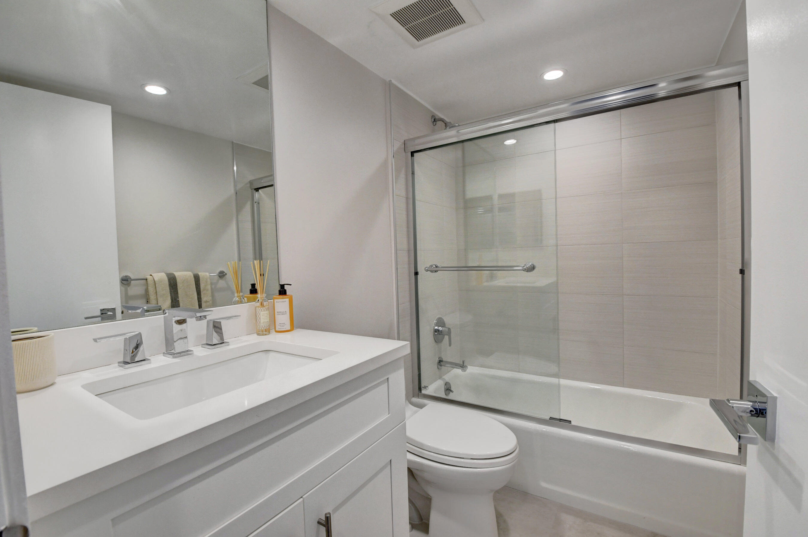 1756 Bridgewood Drive Boca Raton, FL 33434 - Photo 14 of 42 Guest